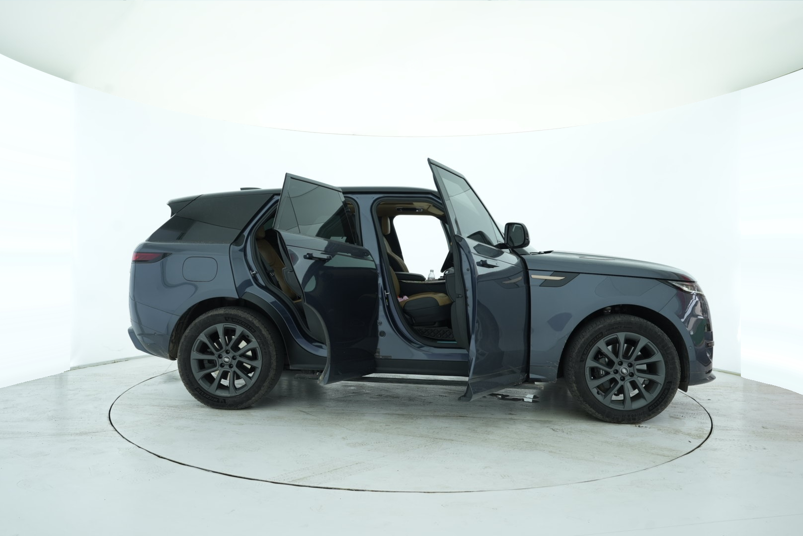Land Rover Range Rover Sport 2023 — фото 16