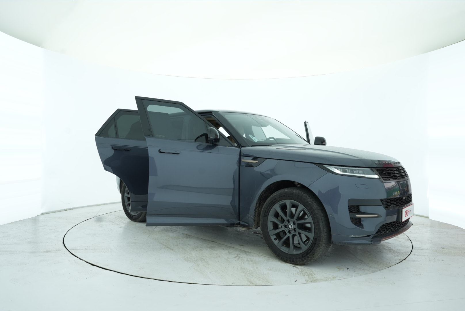 Land Rover Range Rover Sport 2023 — фото 17