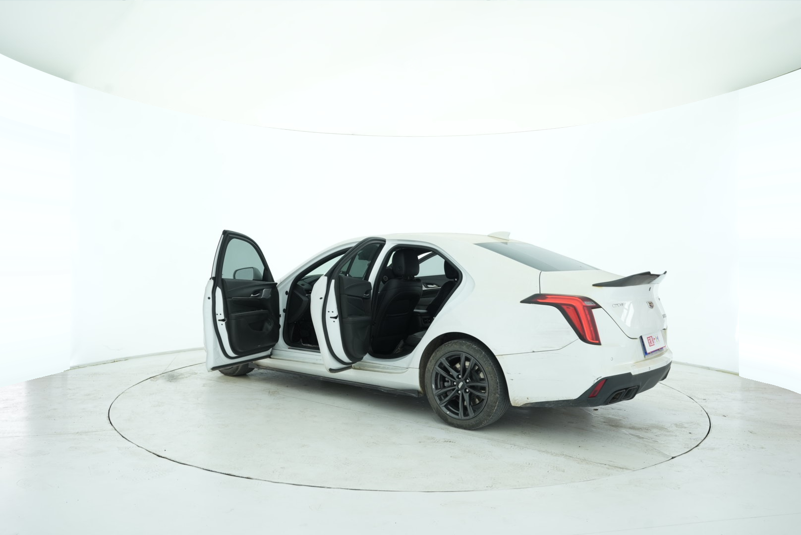 Cadillac CT4 2021 — фото 13