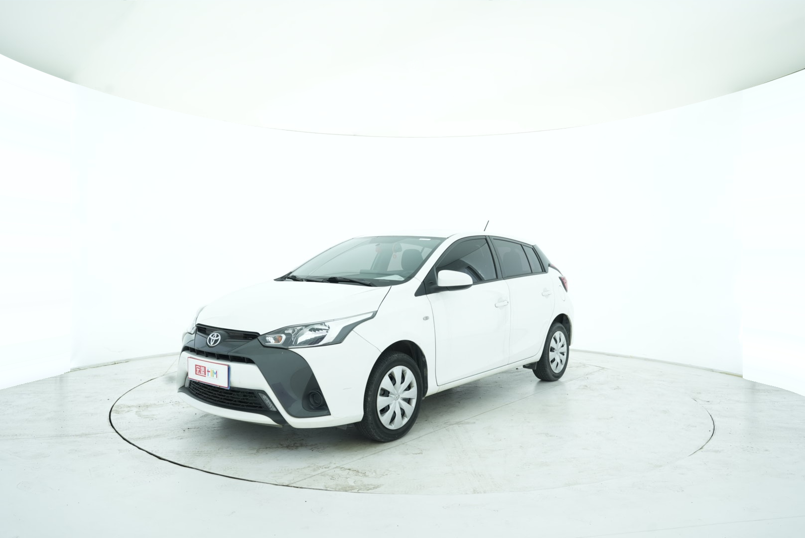 Toyota YARiS L 2020 — фото 1