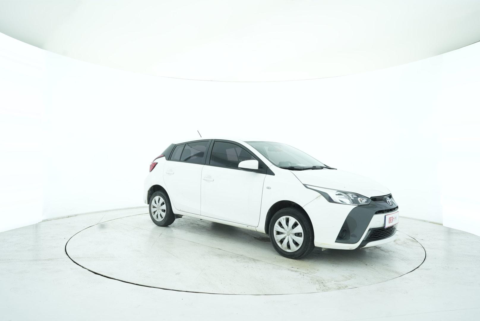 Toyota YARiS L 2020 — фото 7