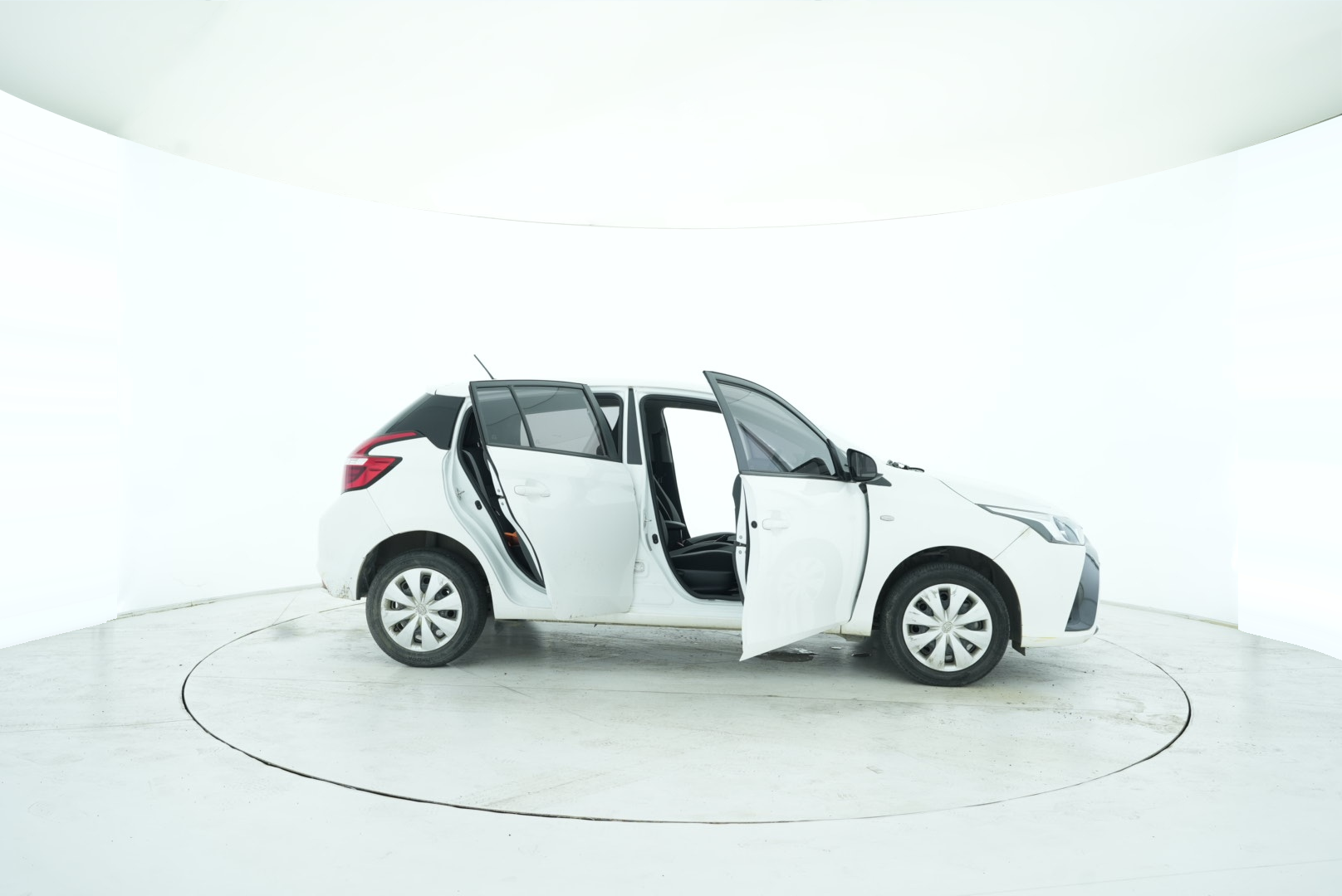 Toyota YARiS L 2020 — фото 15
