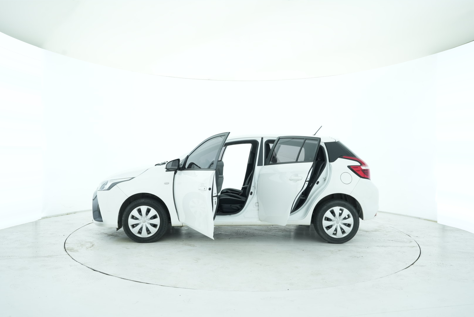 Toyota YARiS L 2020 — фото 11