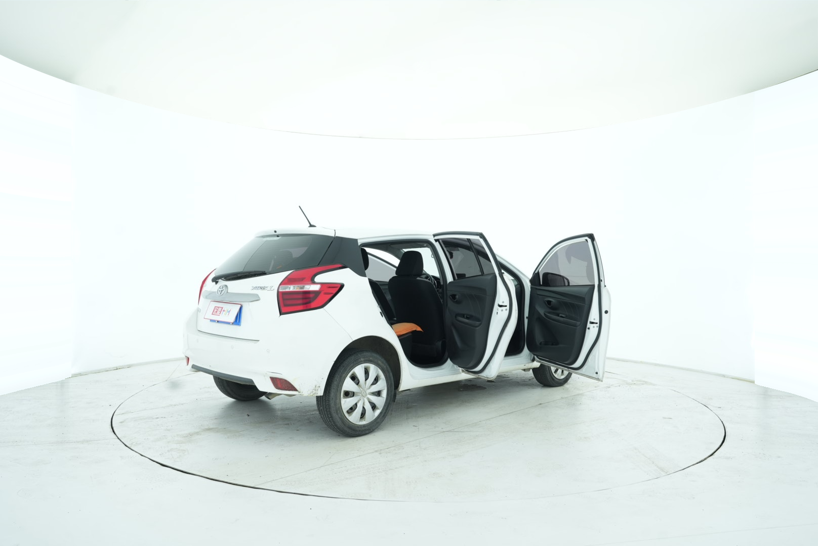 Toyota YARiS L 2020 — фото 14