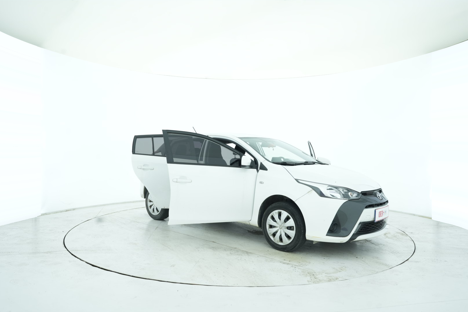 Toyota YARiS L 2020 — фото 16