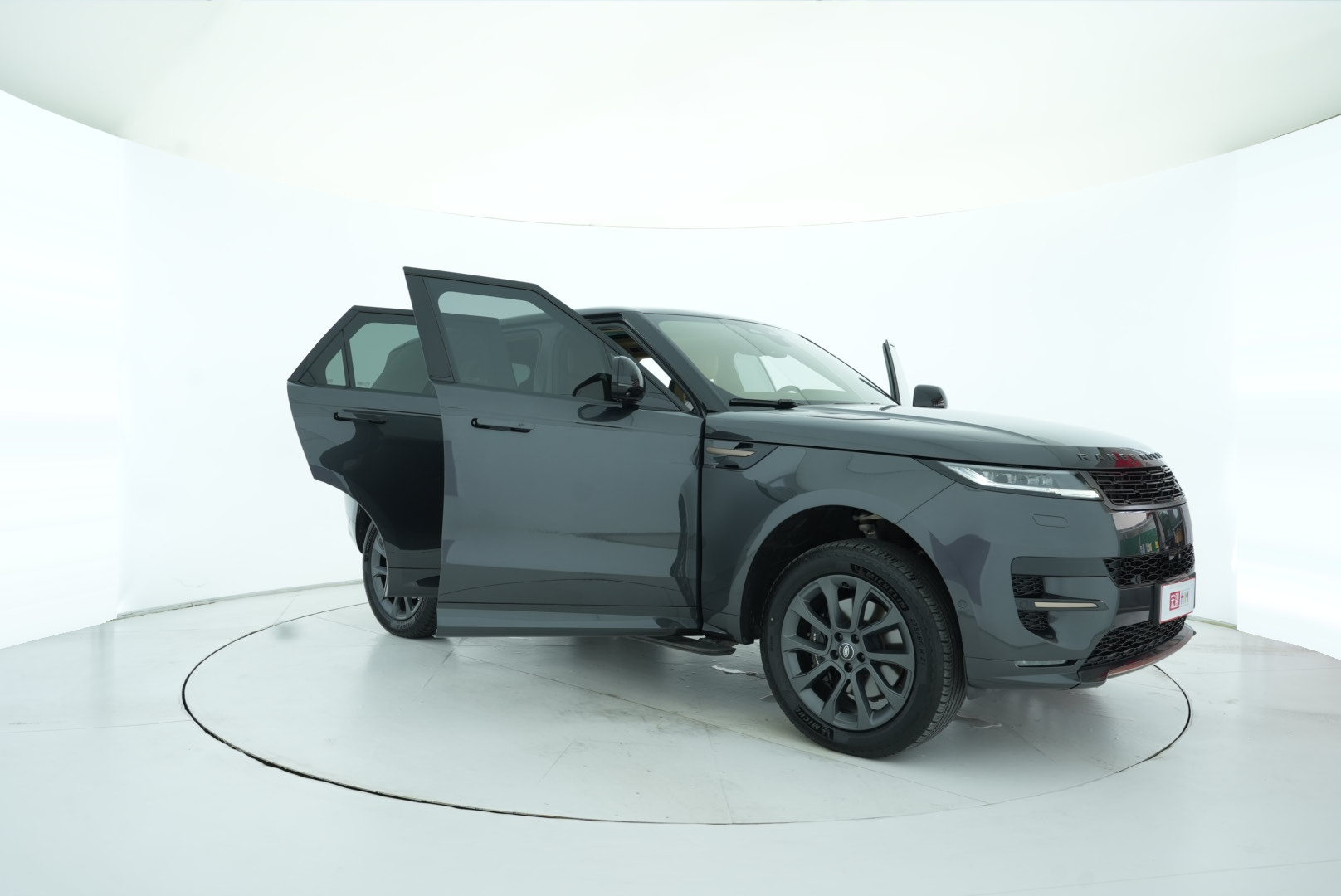 Land Rover Range Rover Sport 2023 — фото 17