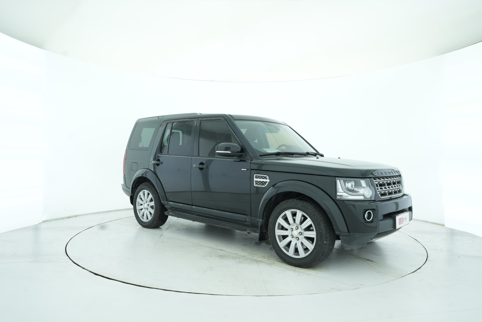 Land Rover Discovery 2015 — фото 8