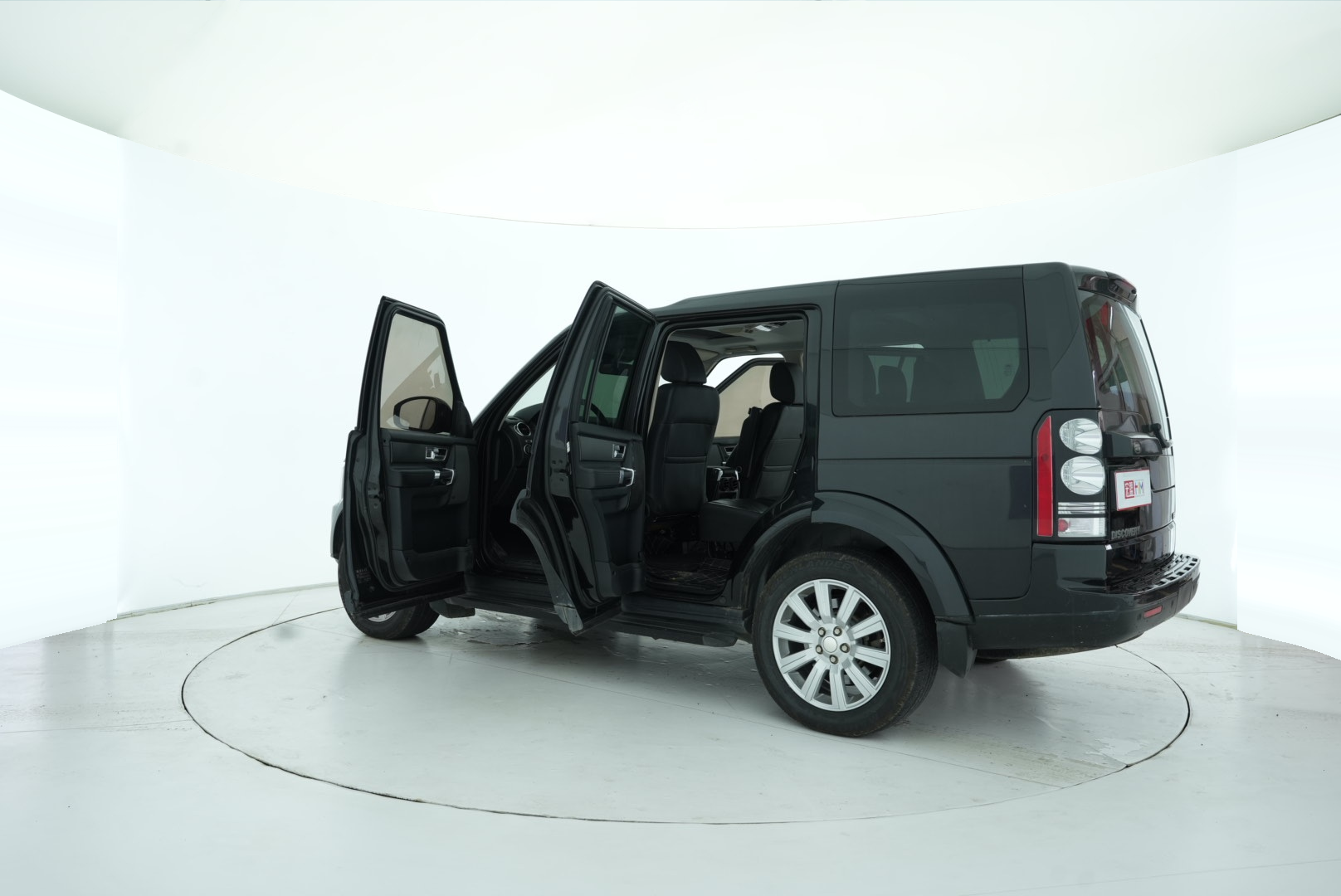 Land Rover Discovery 2015 — фото 13