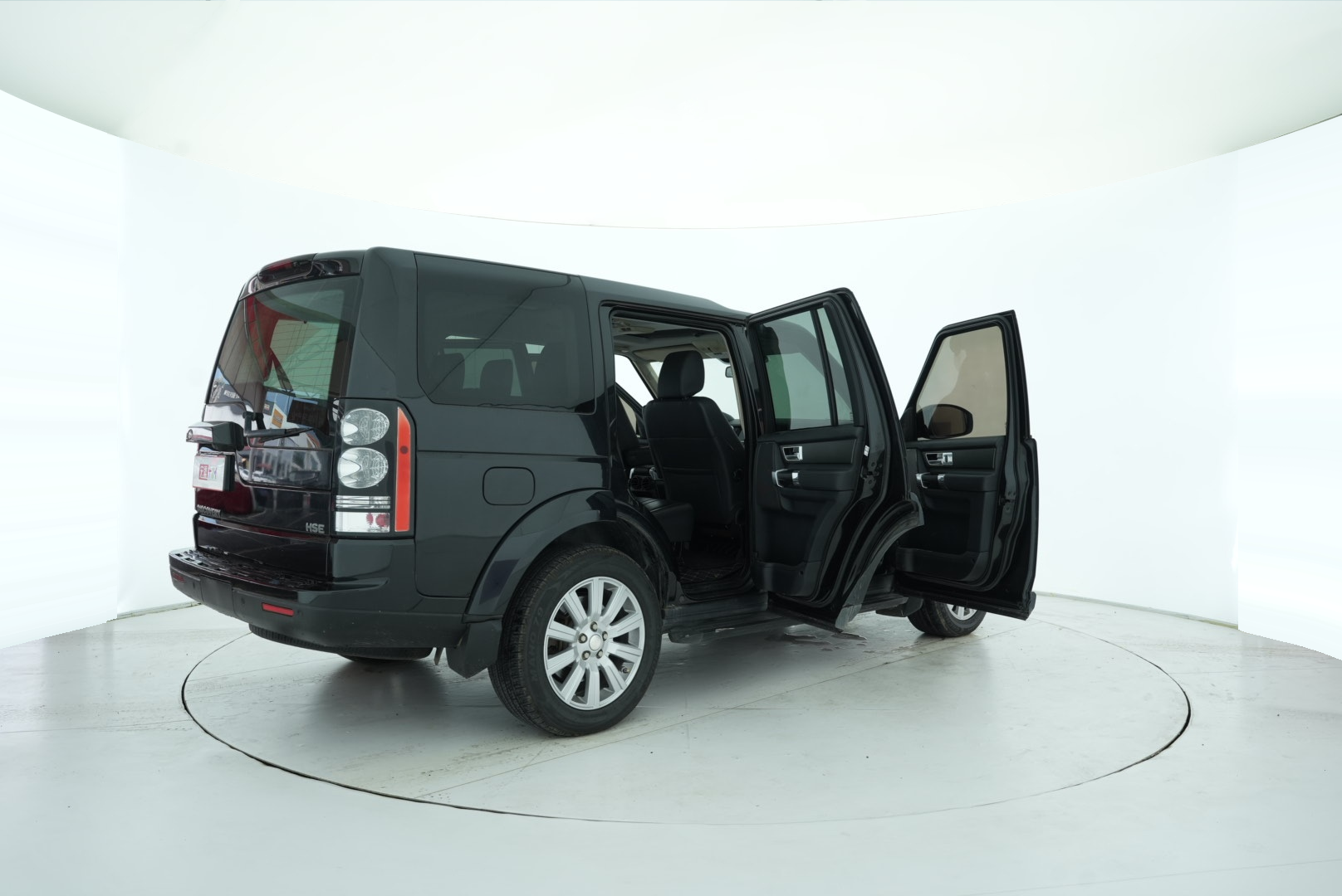 Land Rover Discovery 2015 — фото 15