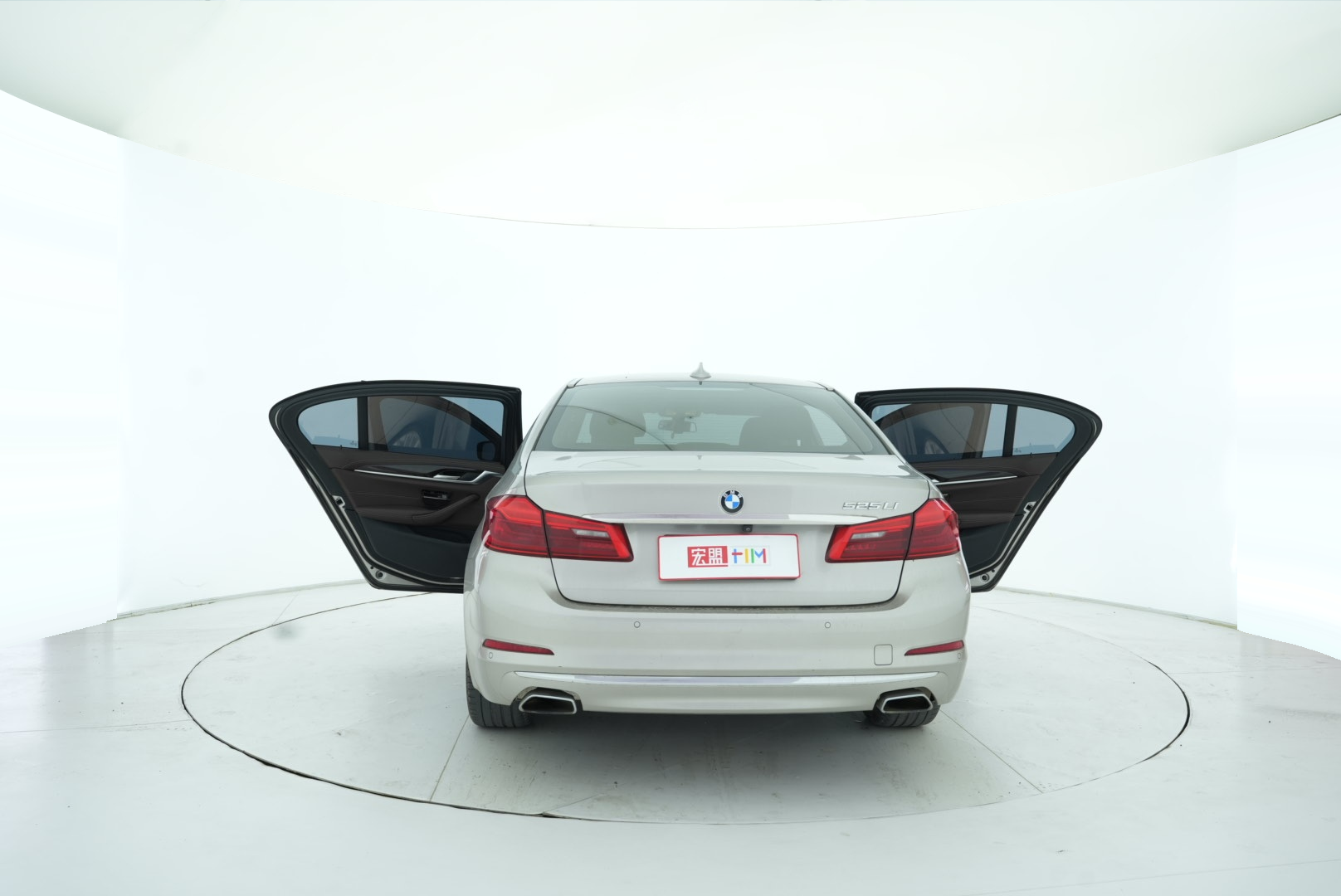 BMW 5 Series 2020 — фото 14