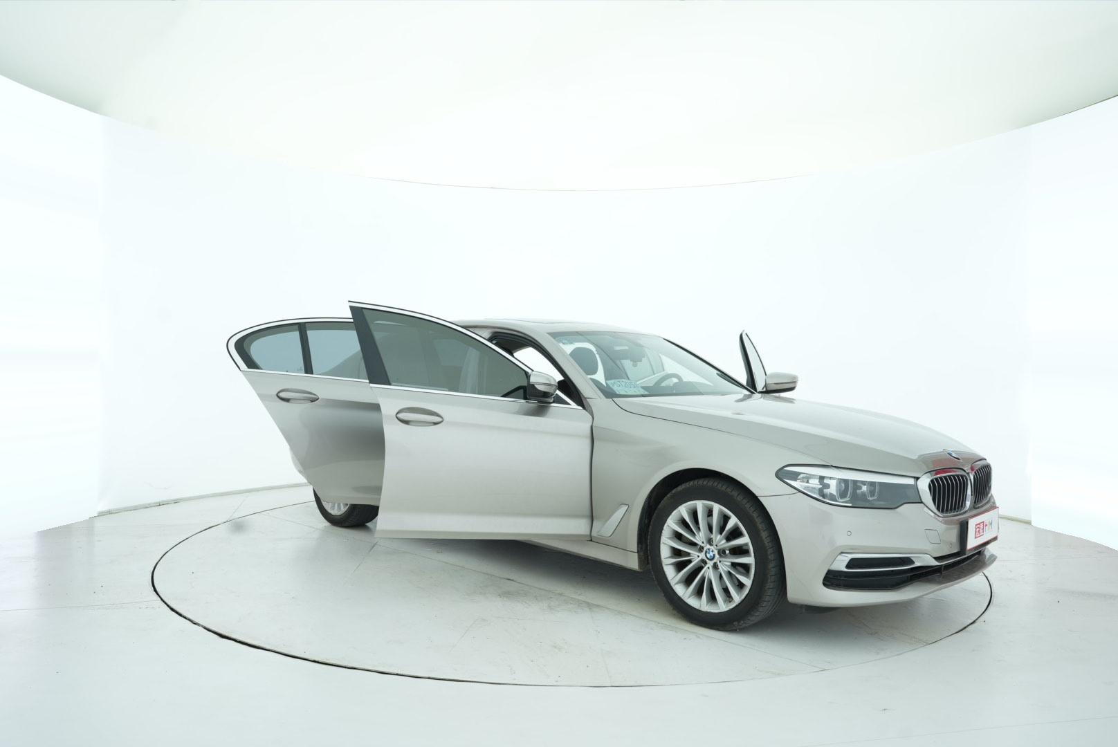 BMW 5 Series 2020 — фото 17