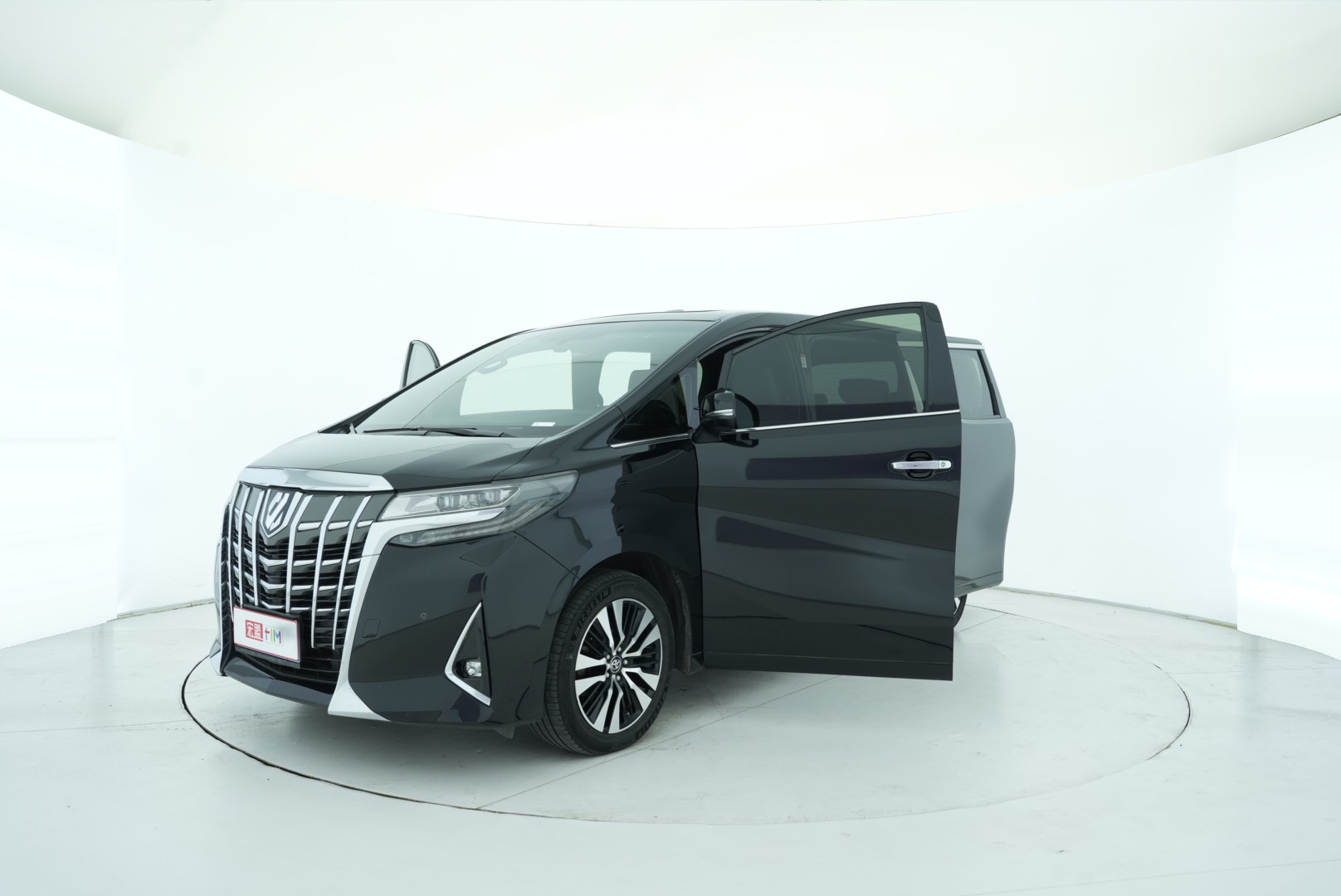 Toyota Elfa 2018 — фото 10