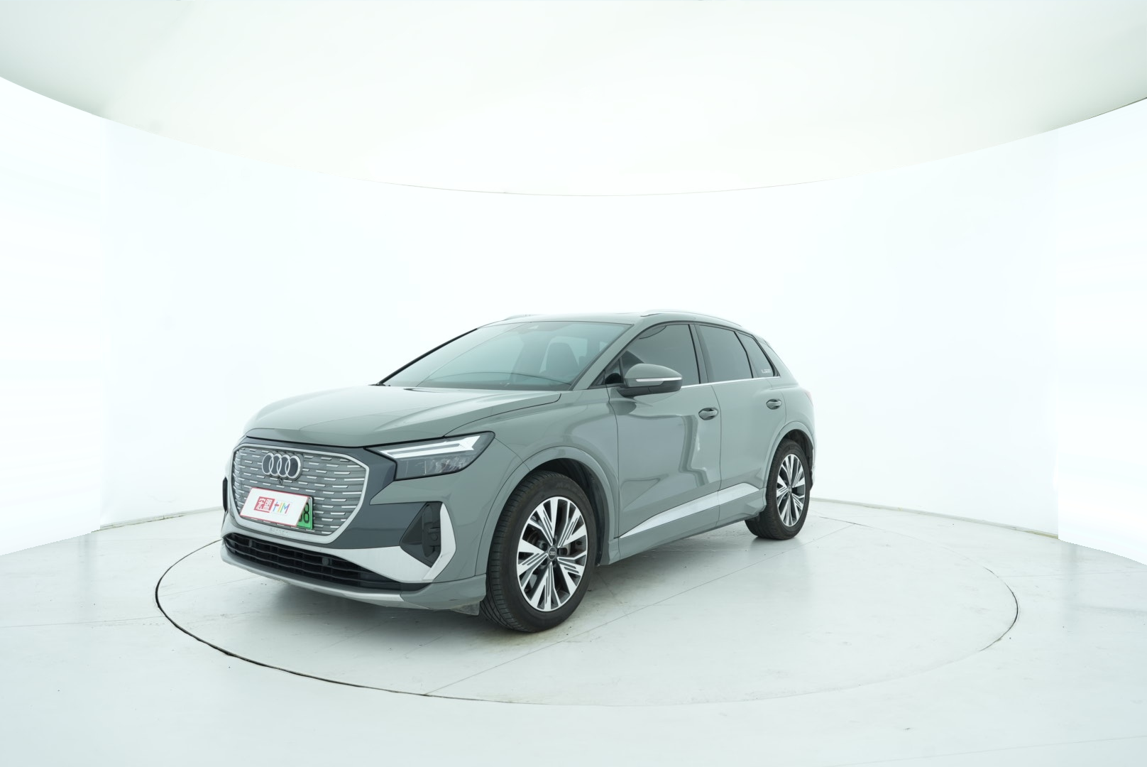 Audi Q4 e-tron 2022 — фото 1
