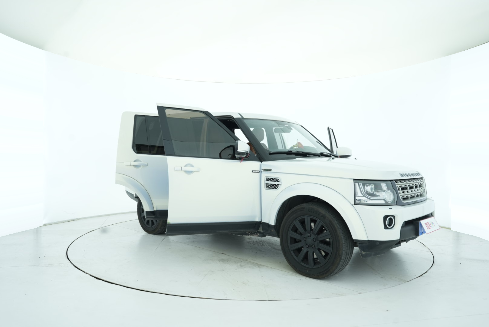 Land Rover Discovery 2014 — фото 24