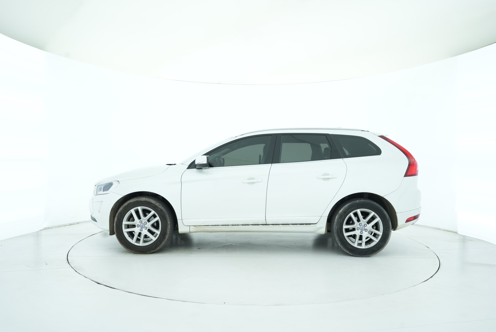 VOLVO XC60 2017 — фото 3