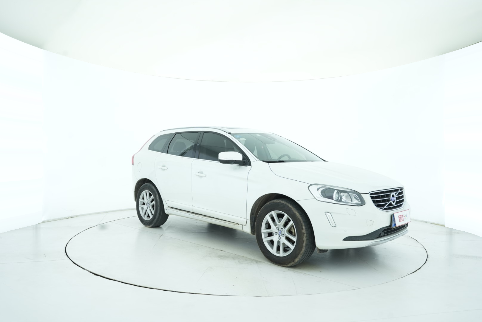 VOLVO XC60 2017 — фото 8