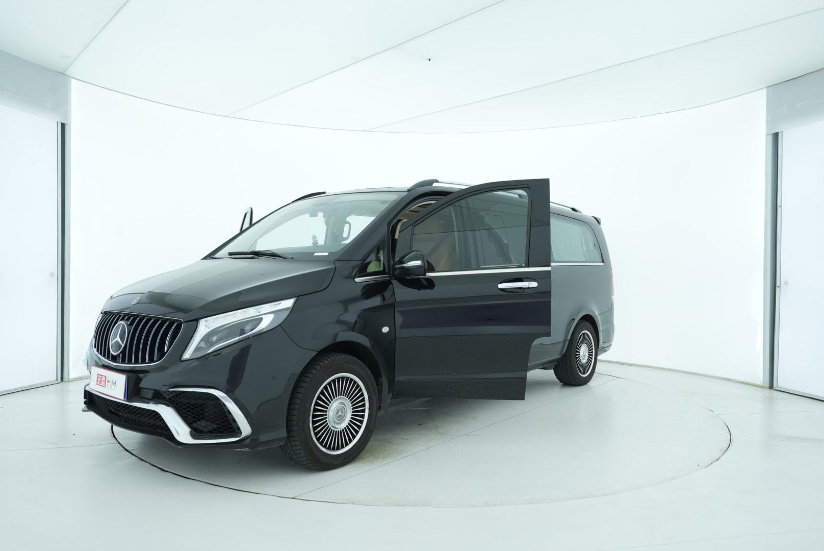 Mercedes Benz V-Class 2020 — фото 11