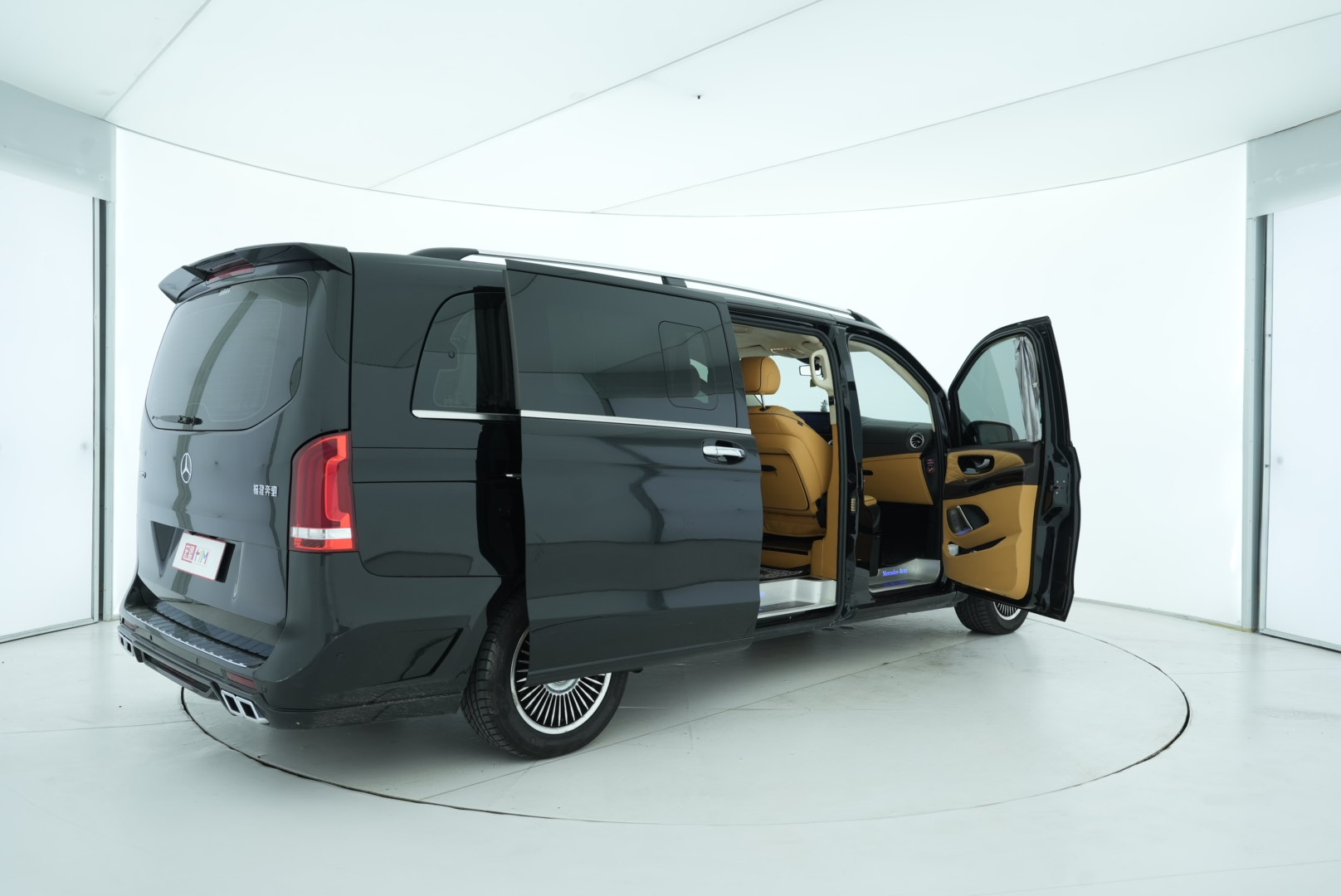Mercedes Benz V-Class 2020 — фото 15