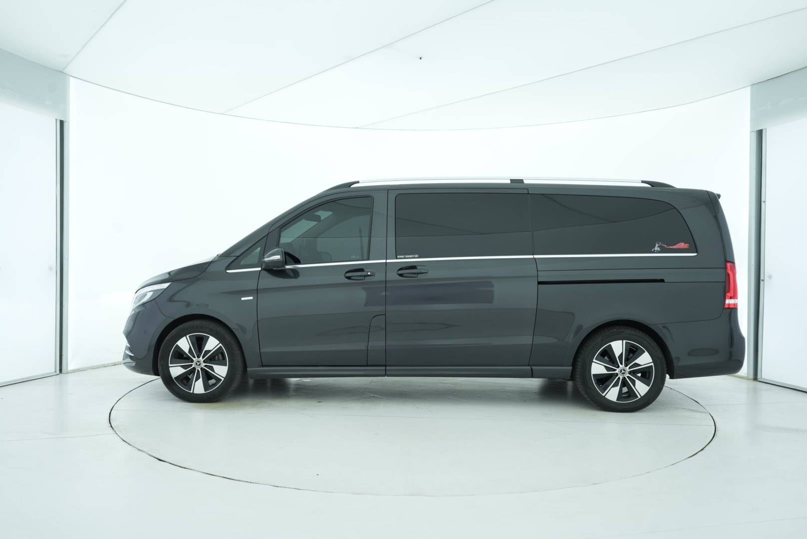 Mercedes Benz V-Class 2020 — фото 3