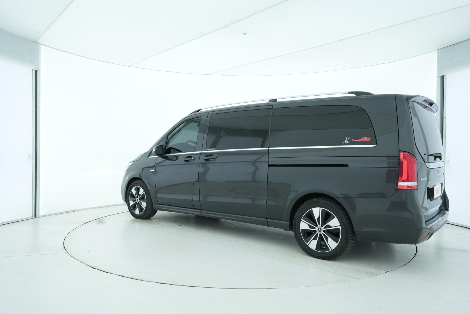 Mercedes Benz V-Class 2020 — фото 4