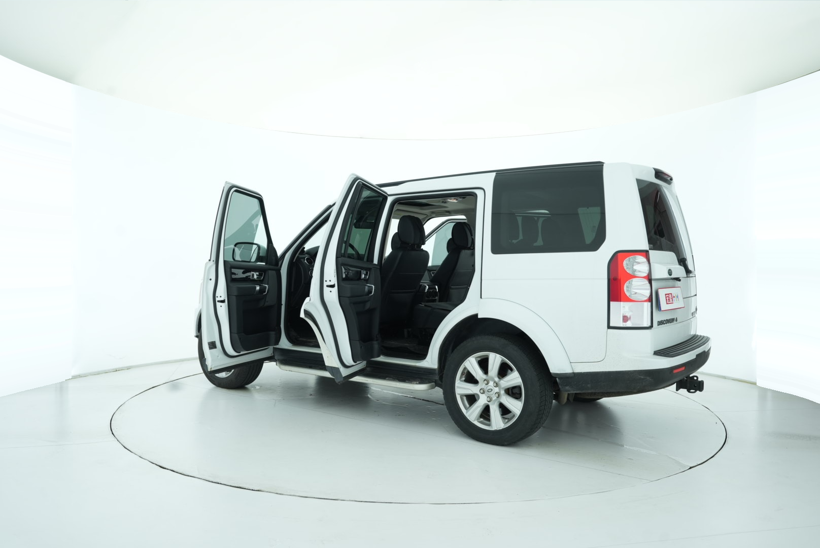 Land Rover Discovery 2012 — фото 12