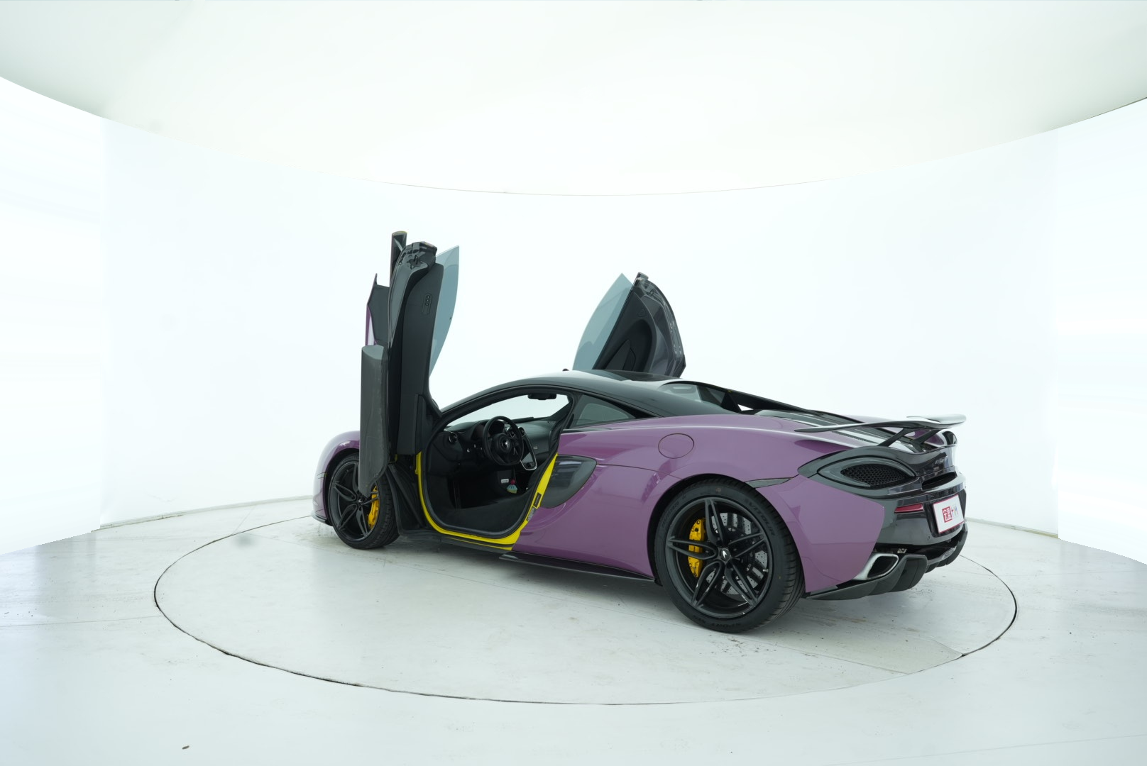 McLaren 570S 2015 — фото 13