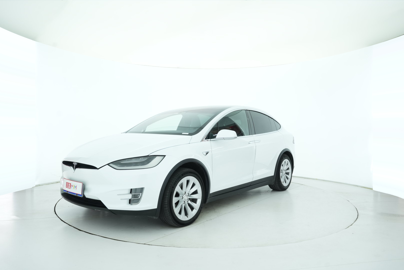Tesla Model X 2017 — фото 3