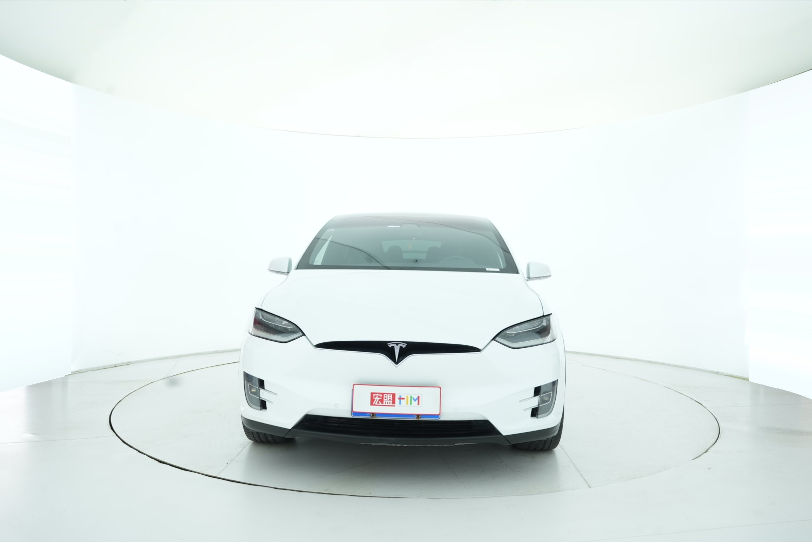 Tesla Model X 2017 — фото 16