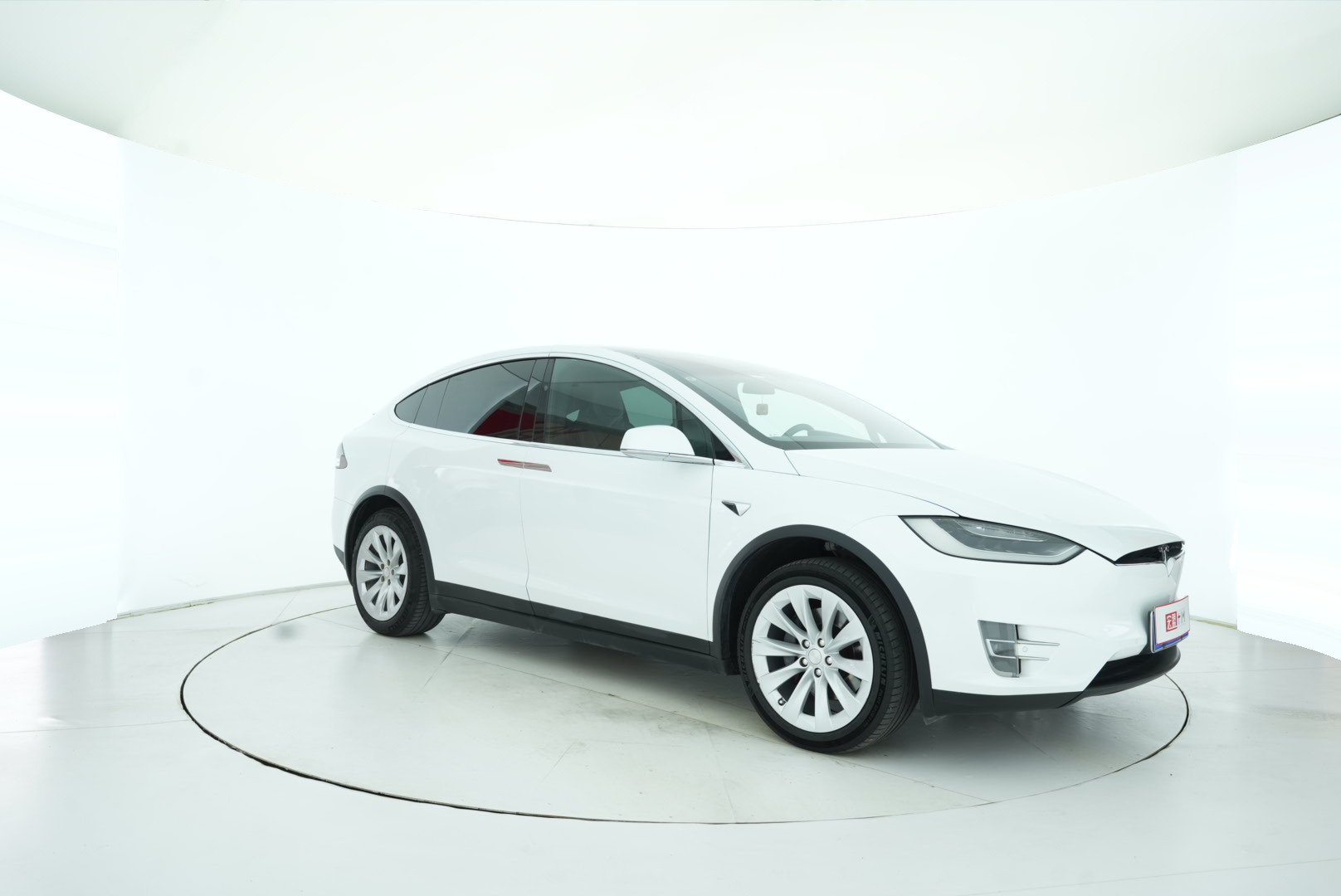 Tesla Model X 2017 — фото 15