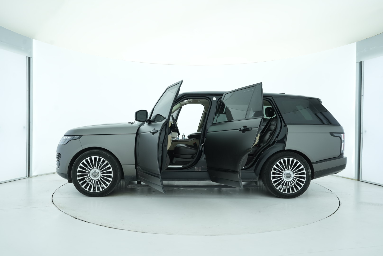Land Rover Range Rover 2018 — фото 11