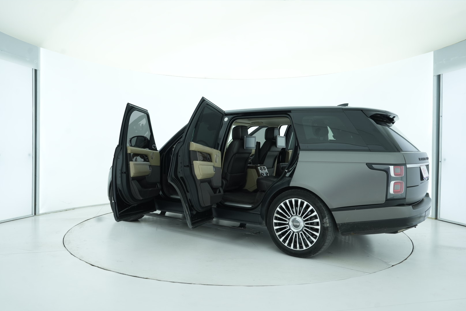 Land Rover Range Rover 2018 — фото 12