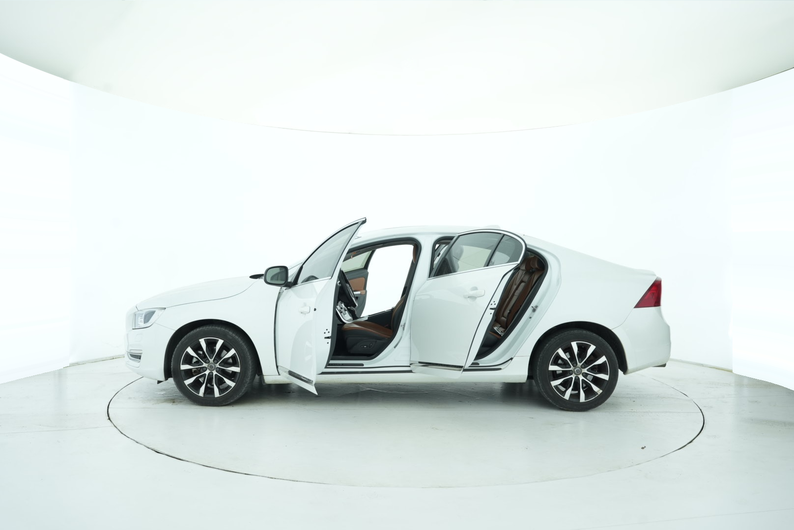 VOLVO S60 2019 — фото 12