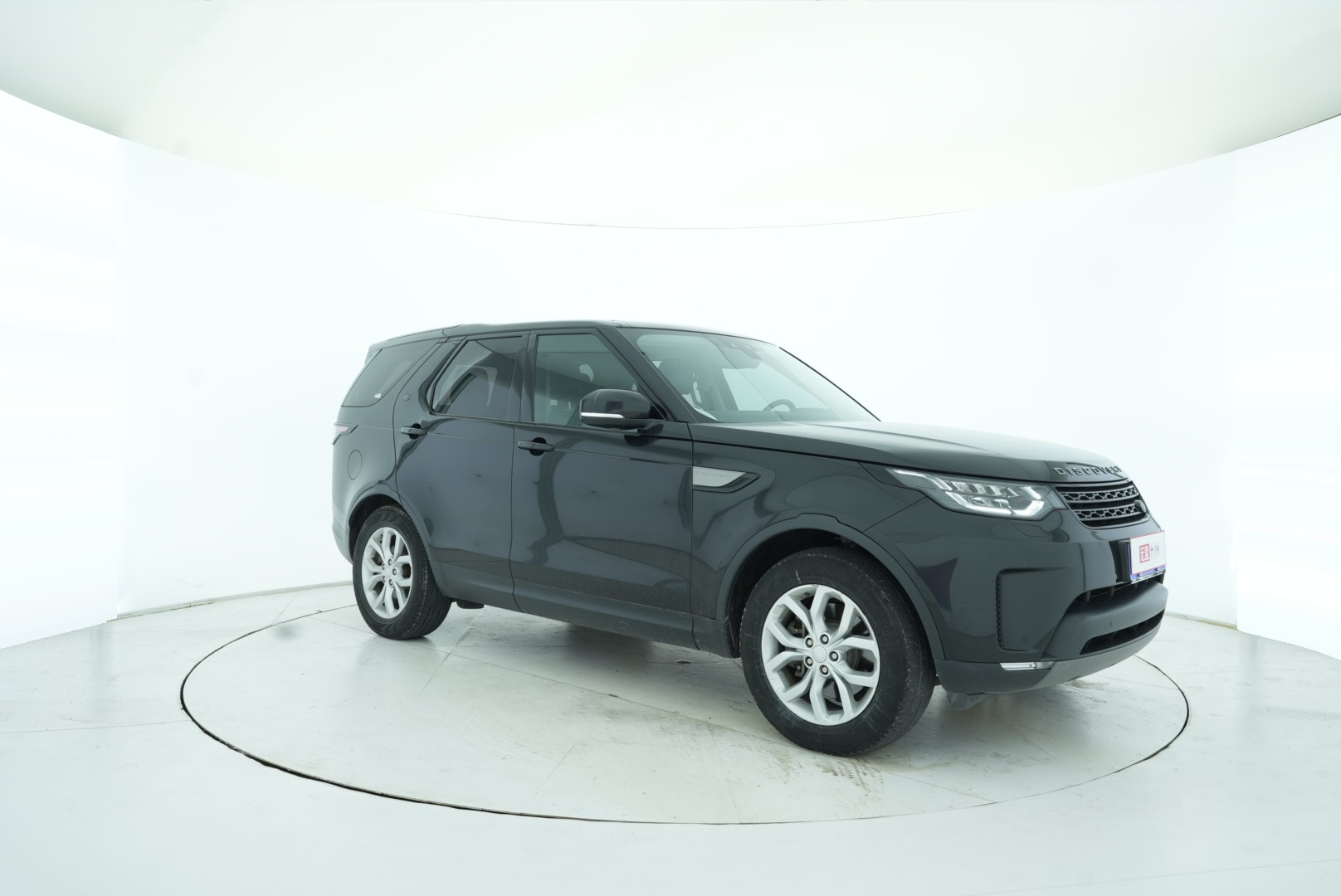 Land Rover Discovery 2017 — фото 8