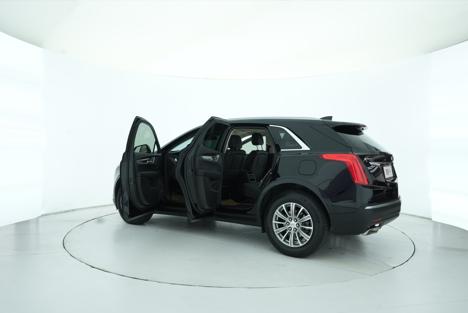 Cadillac XT5 2018 — фото 13