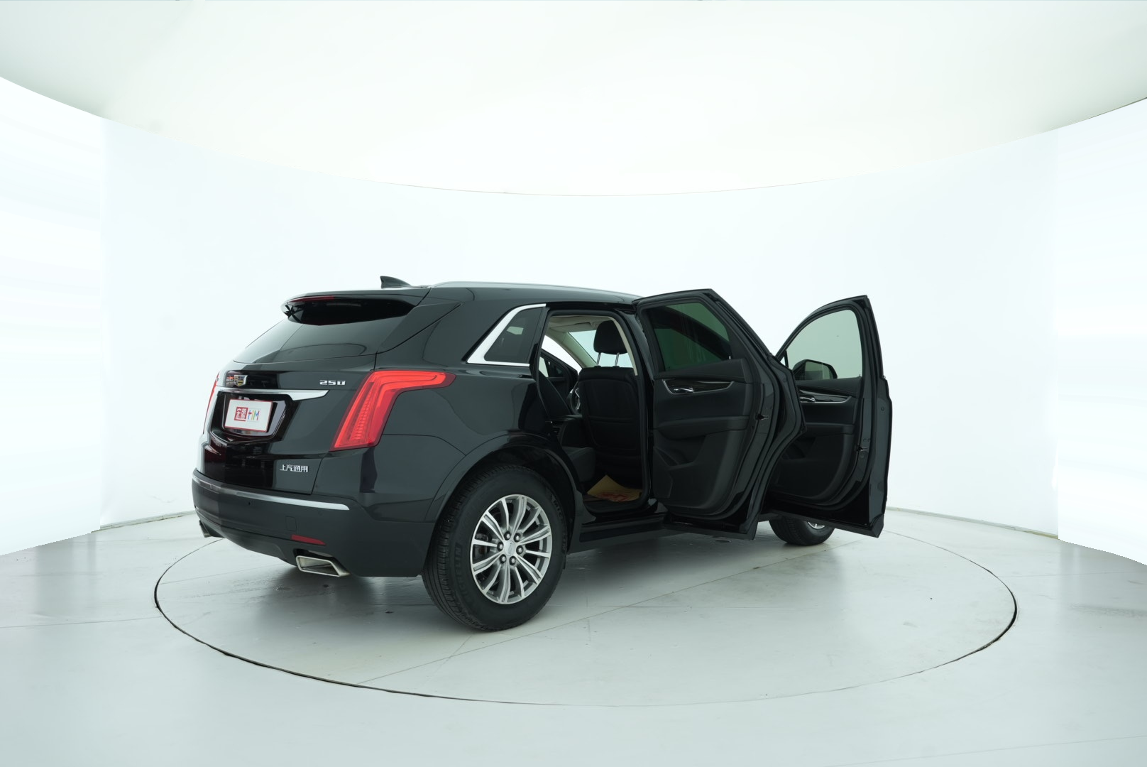 Cadillac XT5 2018 — фото 15