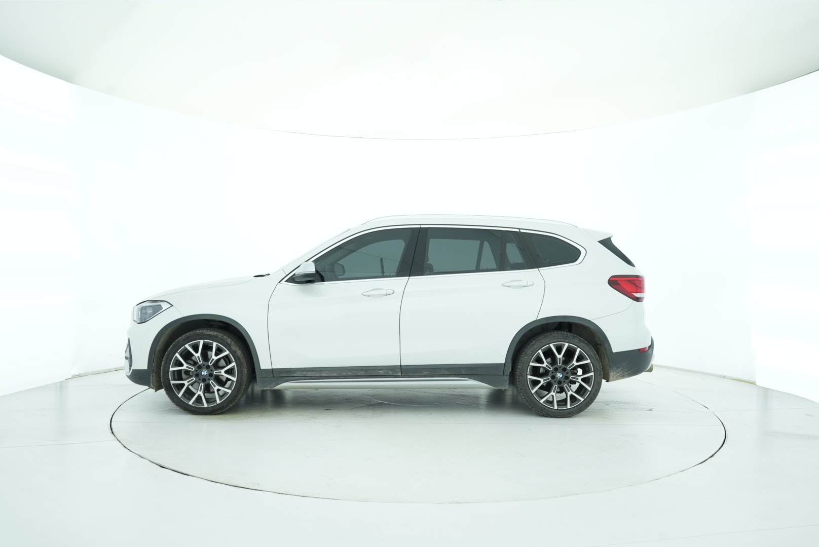BMW X1 2022 — фото 3