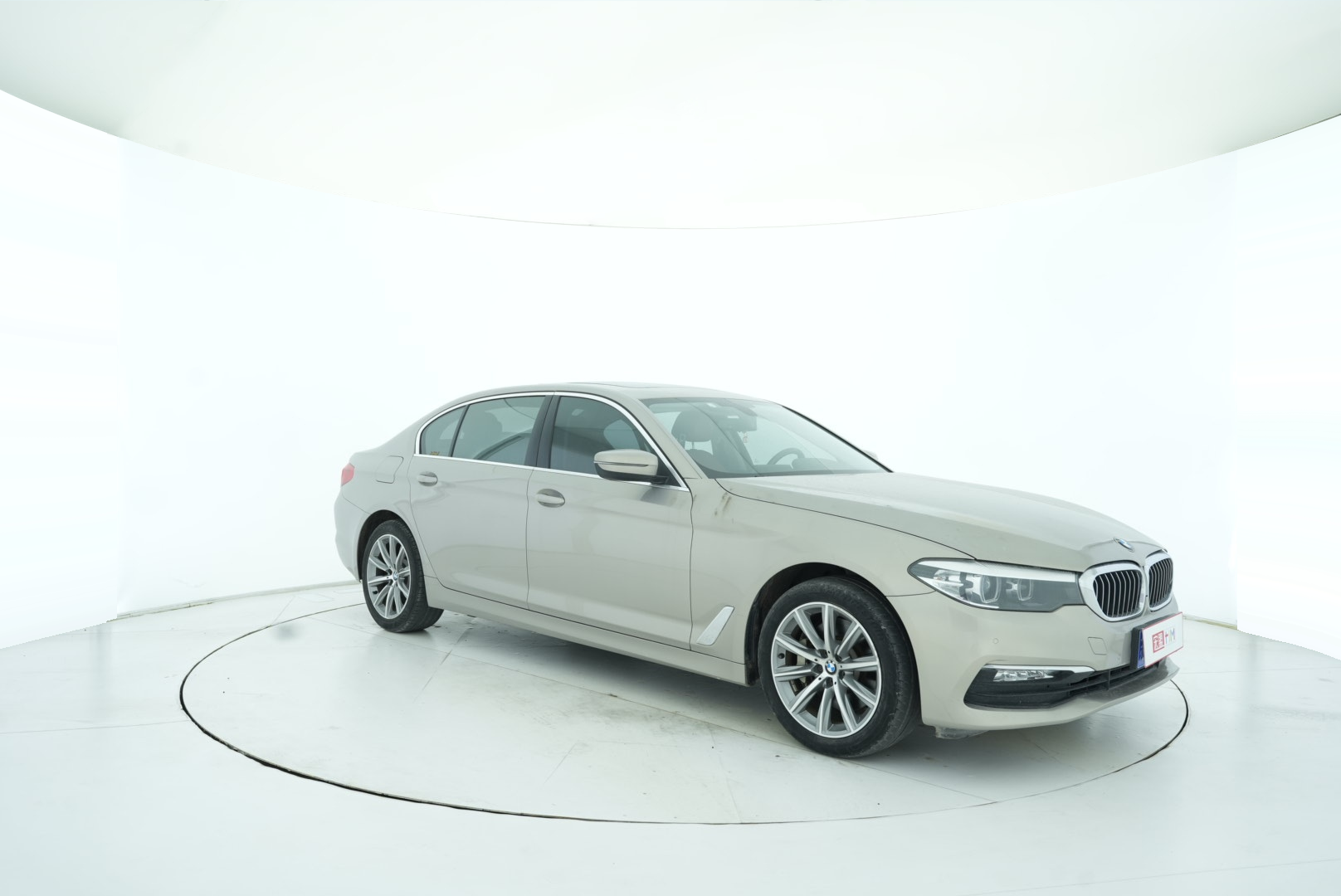 BMW 5 Series 2018 — фото 8