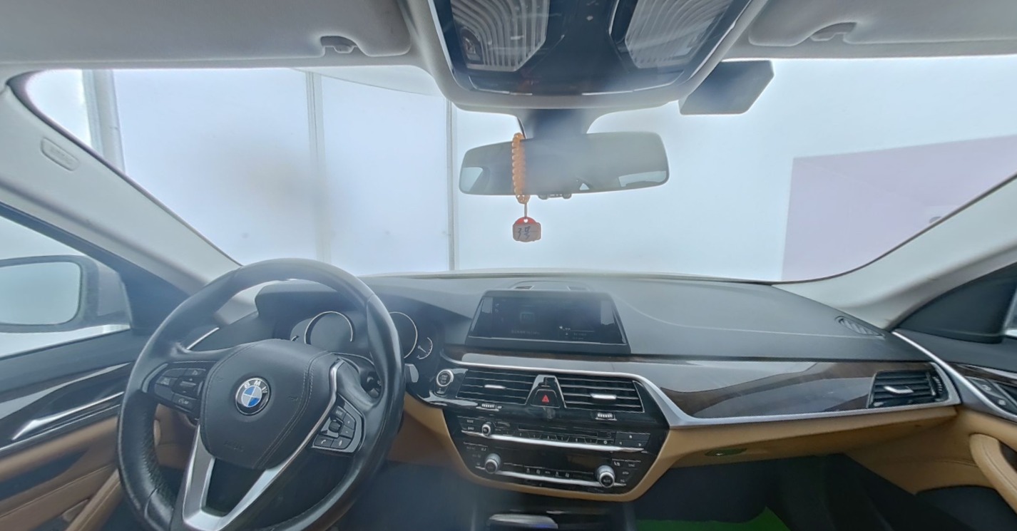 BMW 5 Series 2018 — фото 1