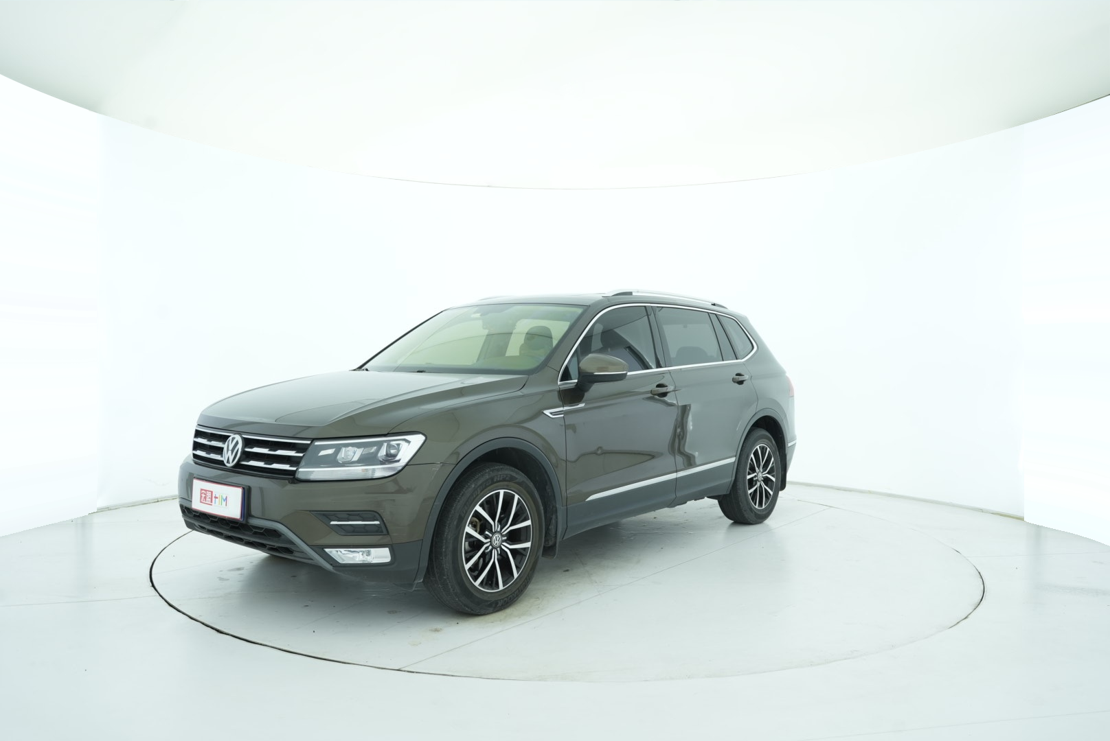 Volkswagen Tiguan L 2017 — фото 2